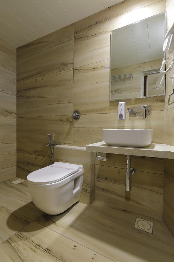 Hotel Elysian Residency Ahmedabad Exterior photo