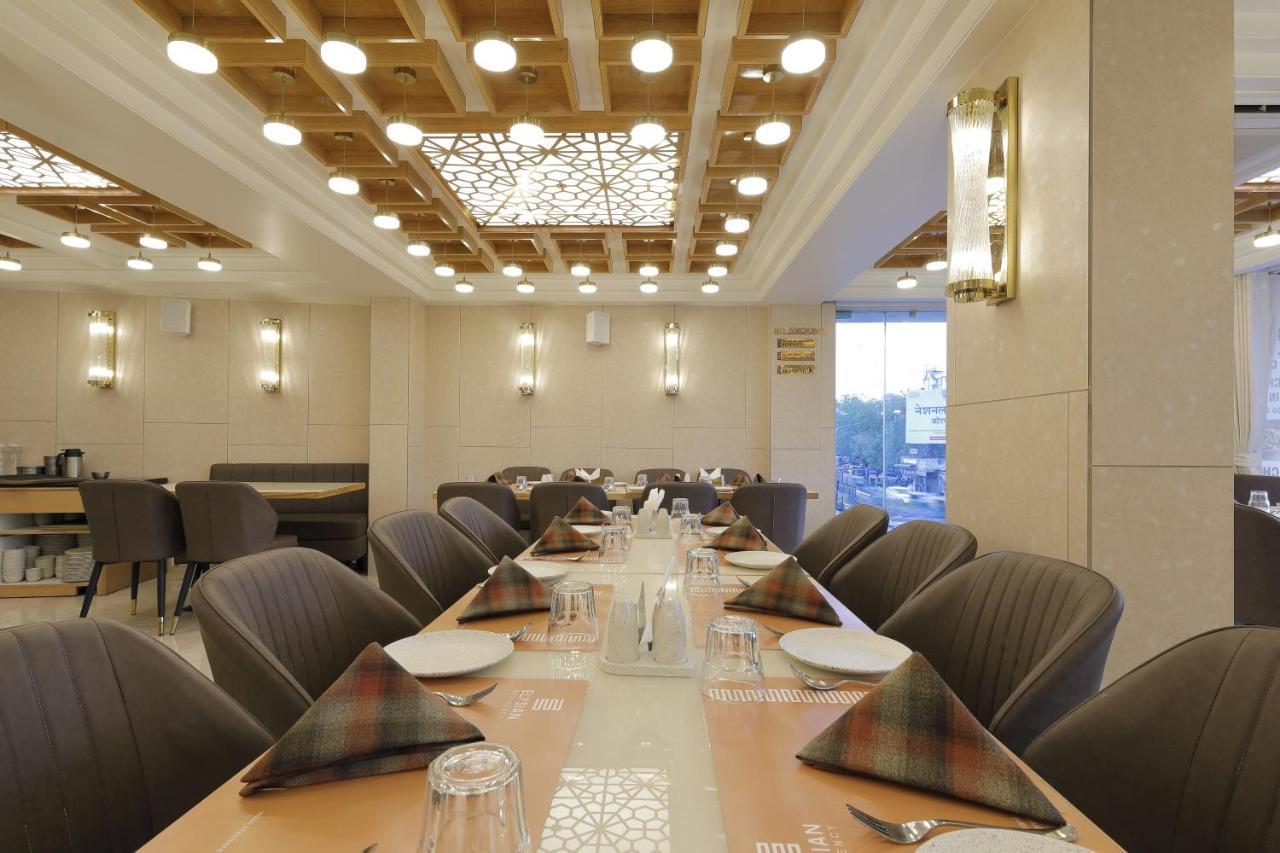Hotel Elysian Residency Ahmedabad Exterior photo