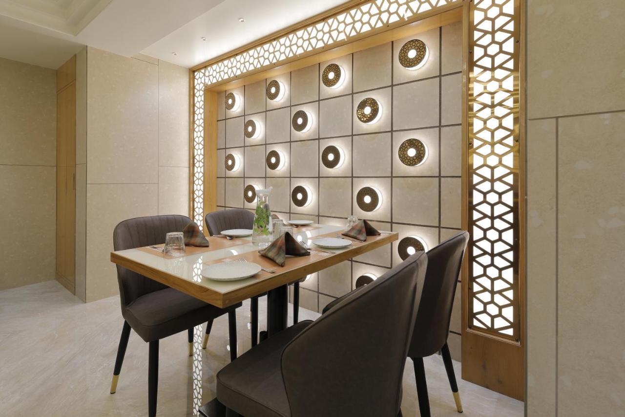 Hotel Elysian Residency Ahmedabad Exterior photo