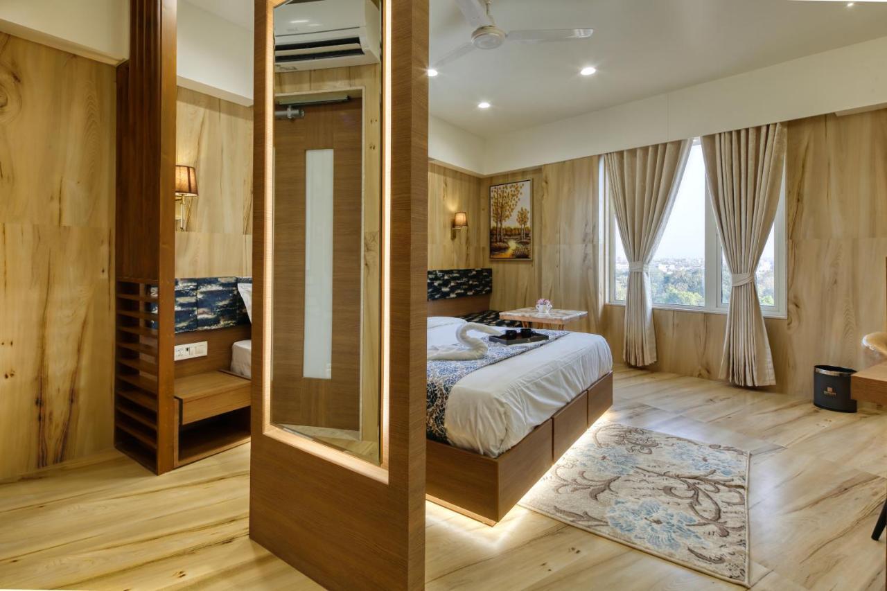 Hotel Elysian Residency Ahmedabad Exterior photo